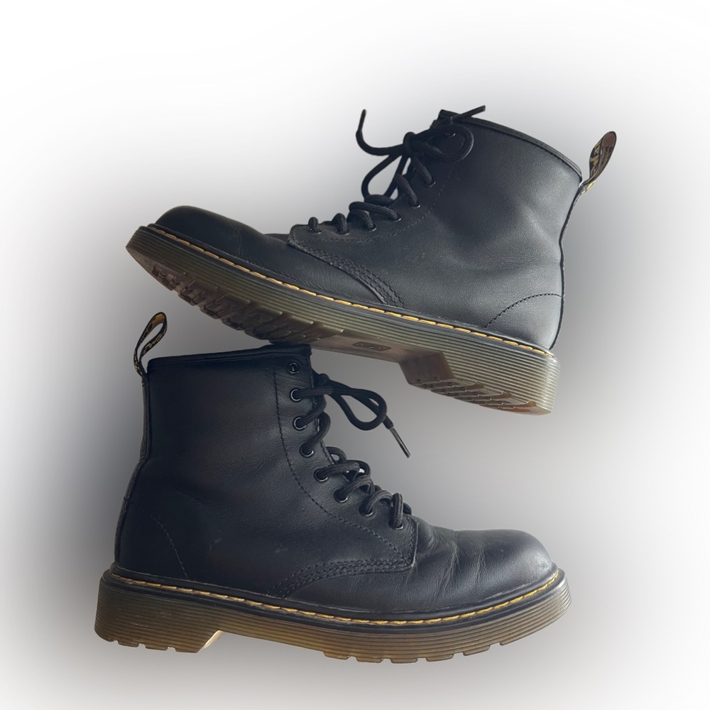 DR MARTEN 1460 leather combat boots